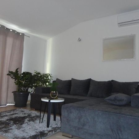 Apartman Bozic Appartement Kaštel Štafilić Buitenkant foto