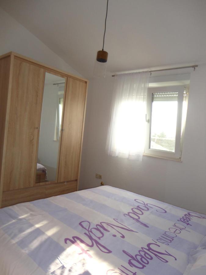 Apartman Bozic Appartement Kaštel Štafilić Buitenkant foto