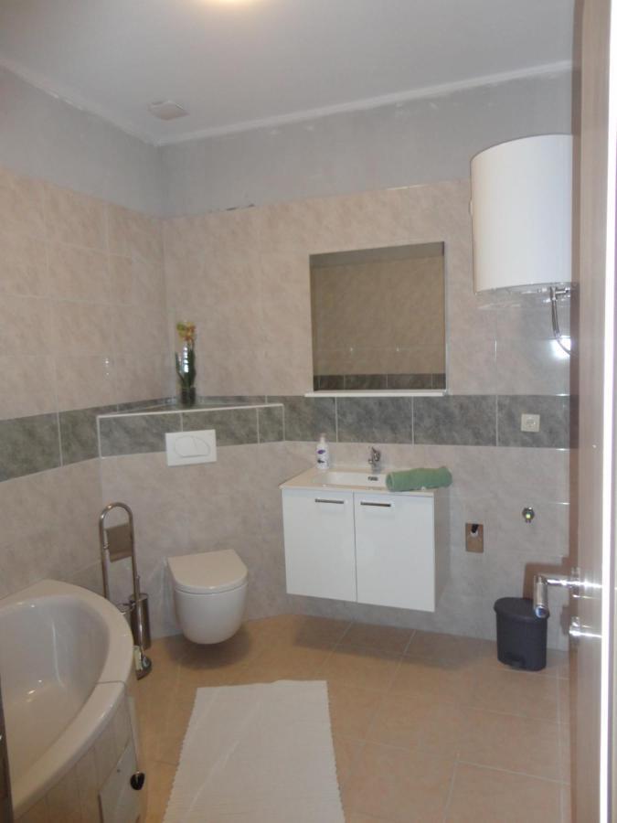 Apartman Bozic Appartement Kaštel Štafilić Buitenkant foto