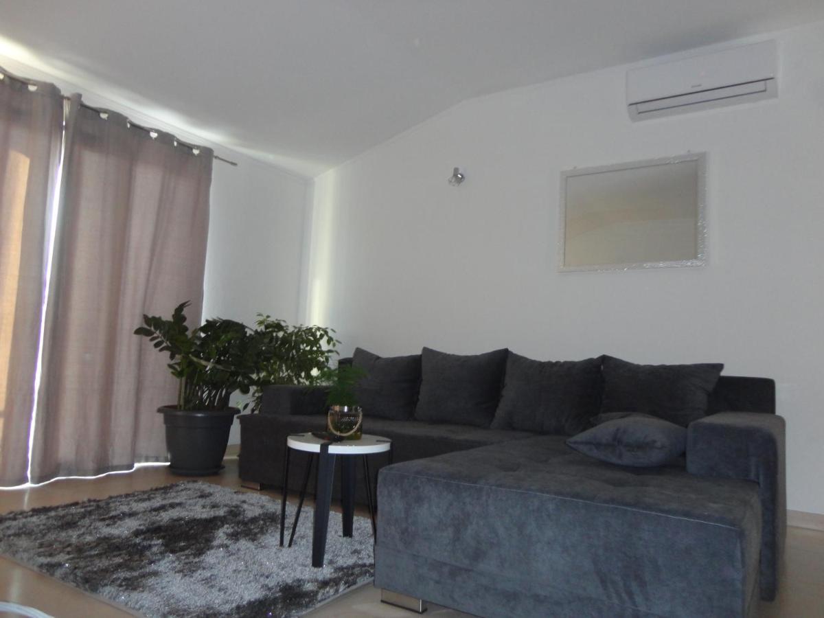 Apartman Bozic Appartement Kaštel Štafilić Buitenkant foto